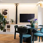La Suite - Voltaire II - 2 Bedrooms With Ac